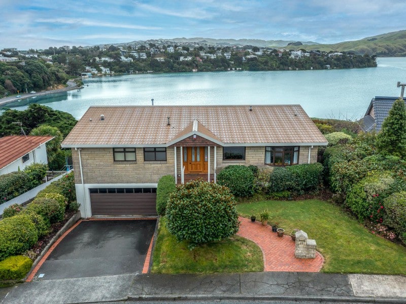 17 Bosun Terrace, Whitby, Porirua - Carousel 1