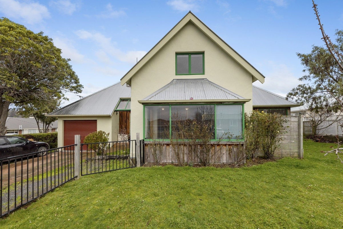 33 Eastbourne Street, Caversham, Dunedin - Carousel 2