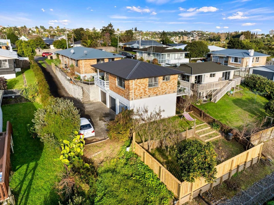 27C Linton Crescent, Matua, Tauranga - Carousel 1