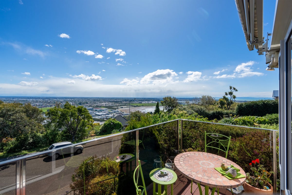 234 Cannon Hill Crescent, Mount Pleasant, Christchurch - Carousel 2