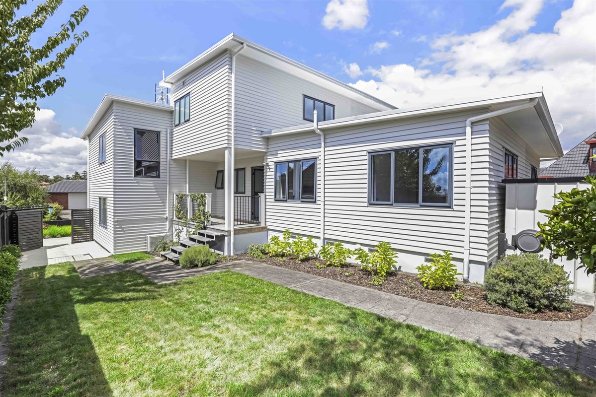 2A Burn-Murdoch Street, St Andrews, Hamilton - Carousel 1