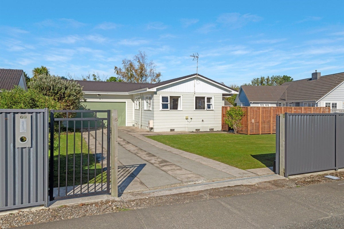 69 Iranui Road, Inner Kaiti, Gisborne - Carousel 2