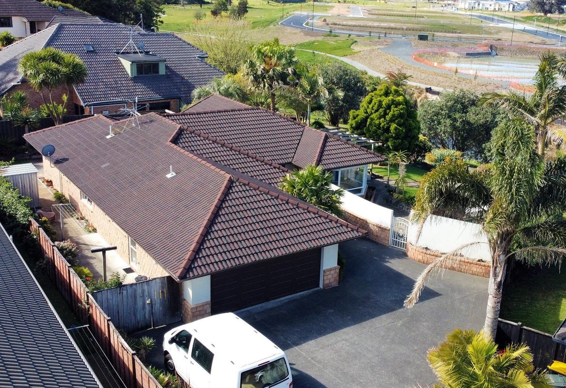 8 Crannich Place, Wattle Downs, Auckland - Carousel 1