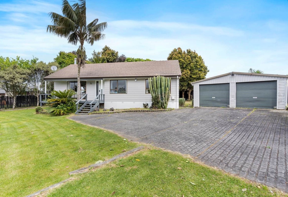 24 Pinehurst Place, Wattle Downs, Auckland - Carousel 2