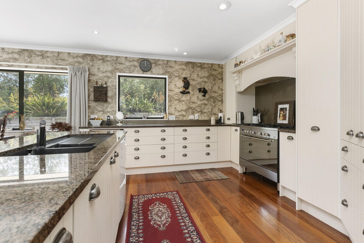 10 Atkins Way, Ohauiti, Tauranga - Carousel 2