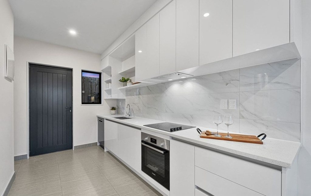 7/144 Titirangi Road, New Lynn, Auckland - Carousel 1