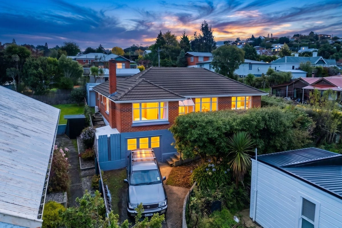 5 Ayr Street, Kaikorai, Dunedin - Carousel 2