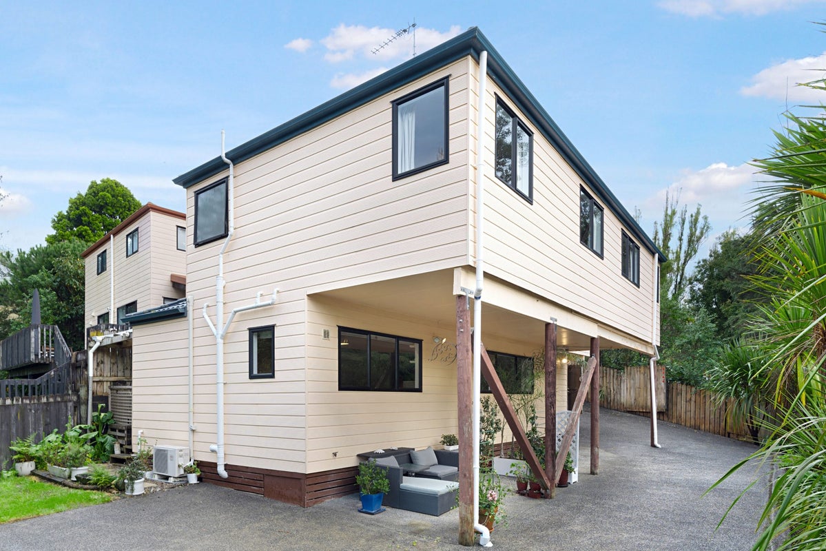 45 Holmes Drive South, Massey, Auckland - Carousel 15