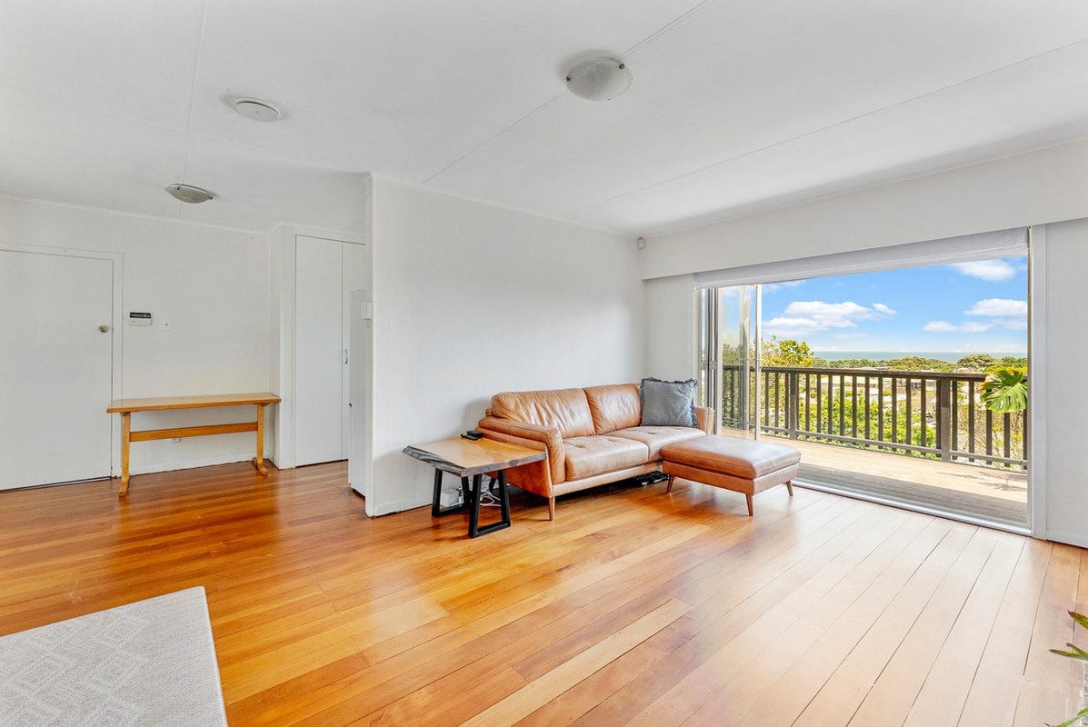 13 Mount View Place, Spotswood, New Plymouth - Carousel 1