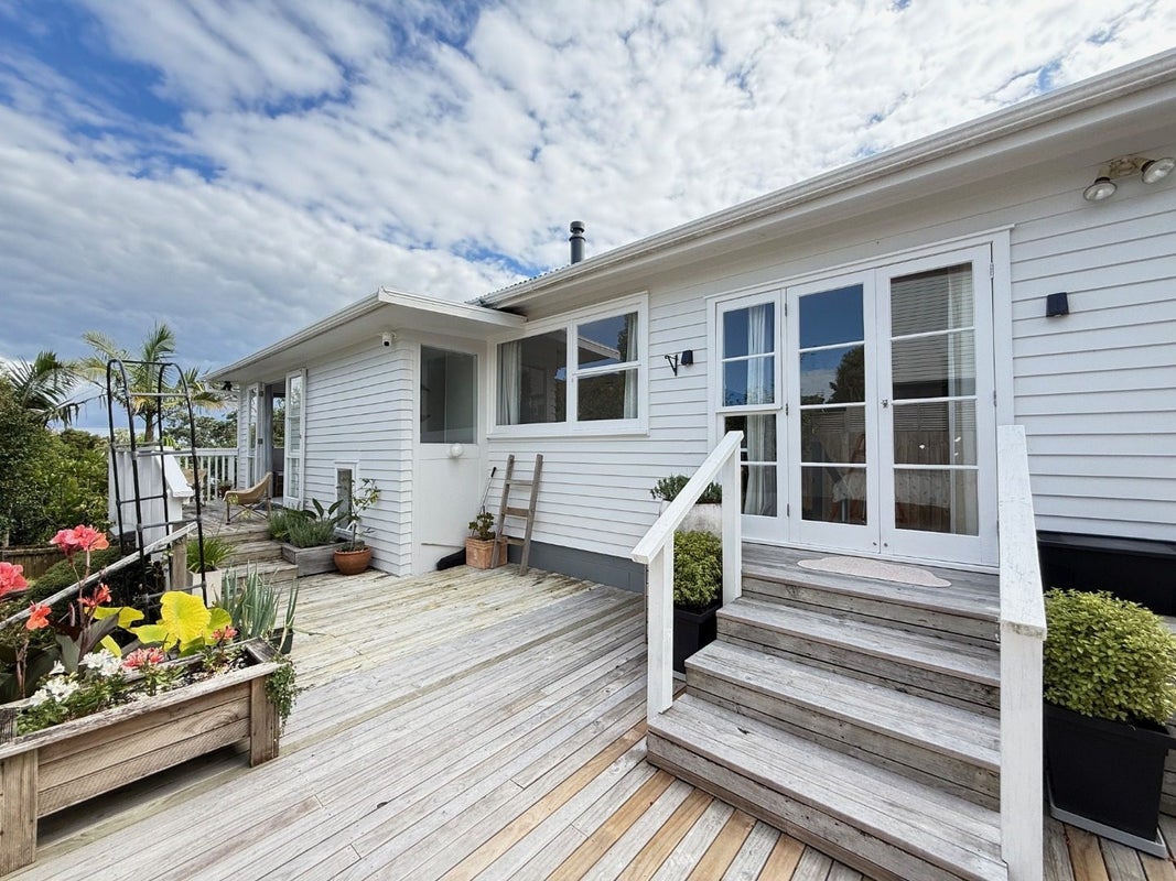 1/156 Carlisle Road, Northcross, Auckland - Carousel 1