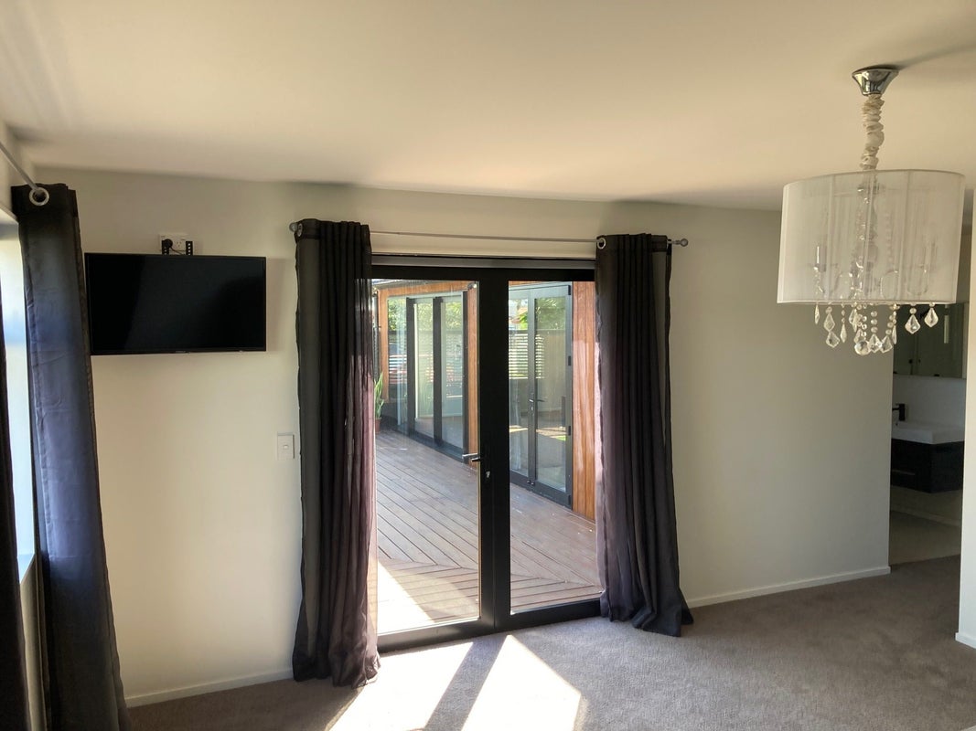 2/10 Etherton Drive, Weymouth, Auckland - Carousel 2