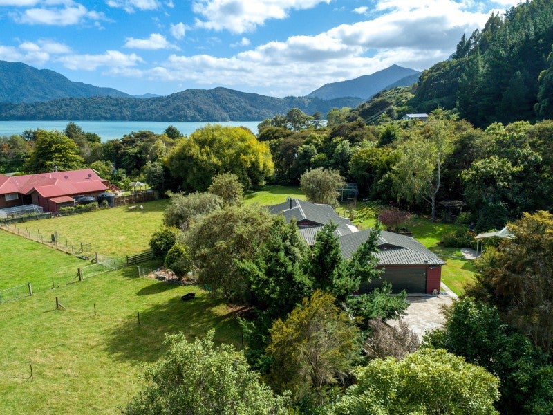 734 Kenepuru Road, MAHAU SOUND - Carousel 1