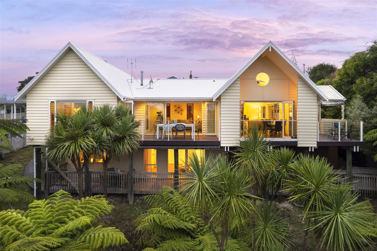 47A Jaemont Avenue, Te Atatu South, Auckland - Carousel 2