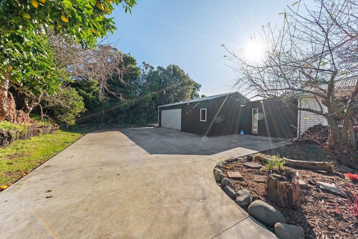 6929 South Road, New Plymouth - Carousel 2