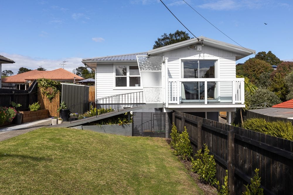 58 Vodanovich Road, Te Atatu South, Auckland - Carousel 1