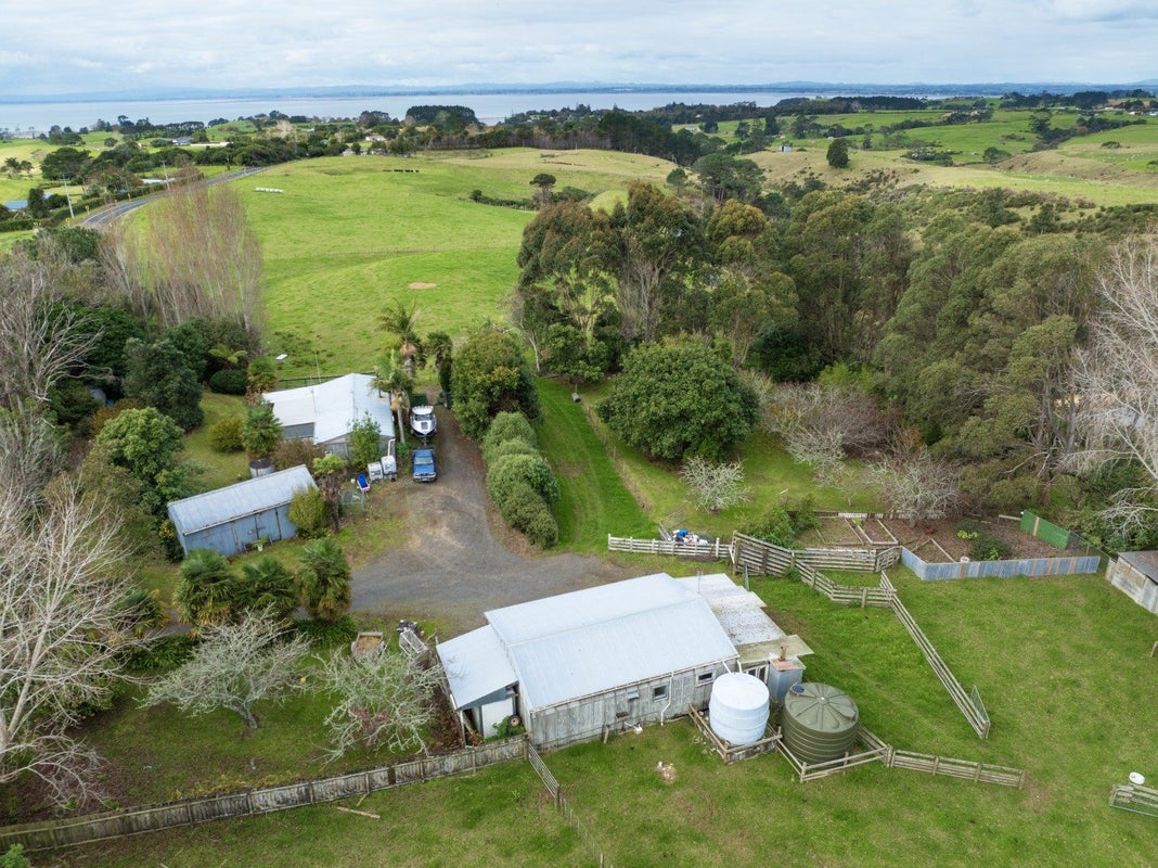 3087 Awhitu Road, Waiuku - Carousel 1