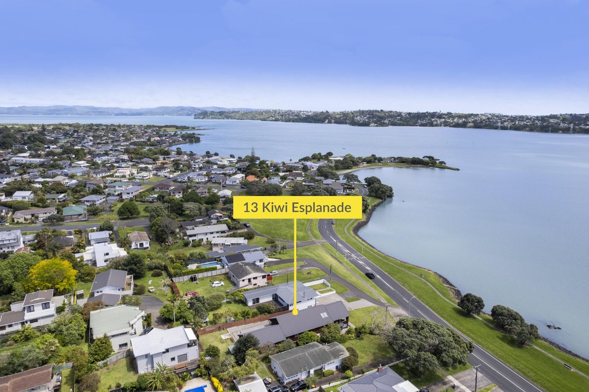 13 Kiwi Esplanade, Mangere Bridge, Auckland - Carousel 22