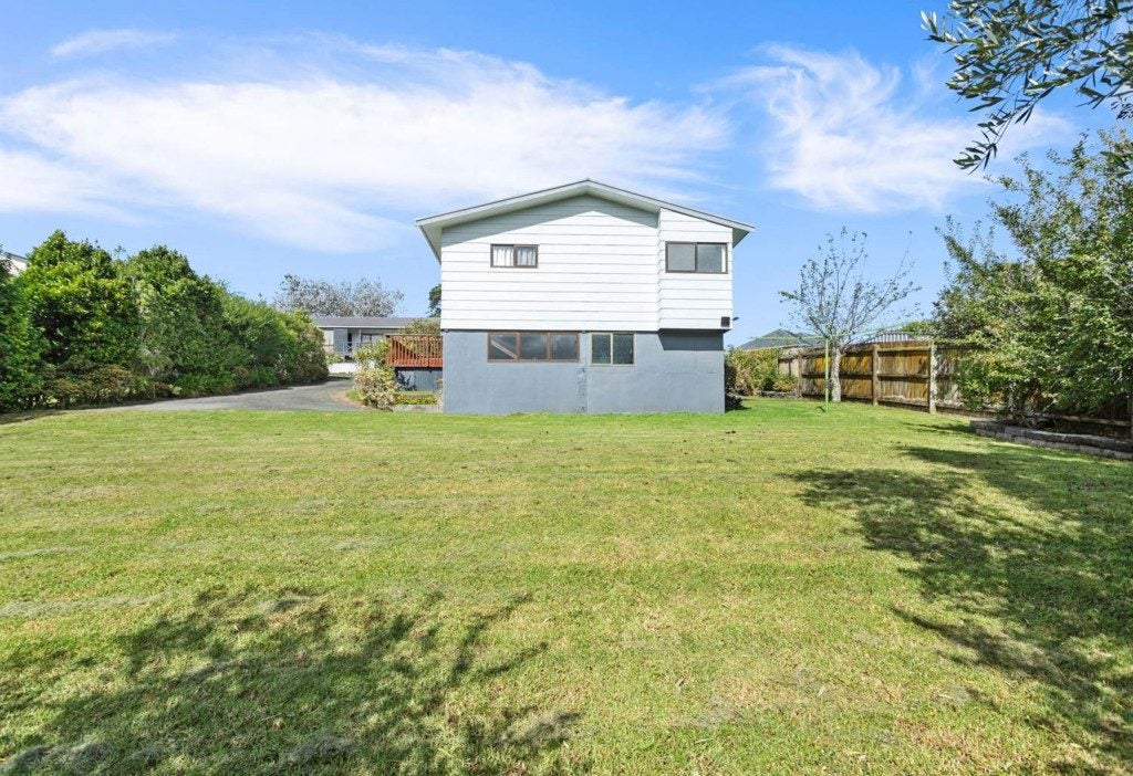 21 Flaunty Place, West Harbour, Auckland - Carousel 13