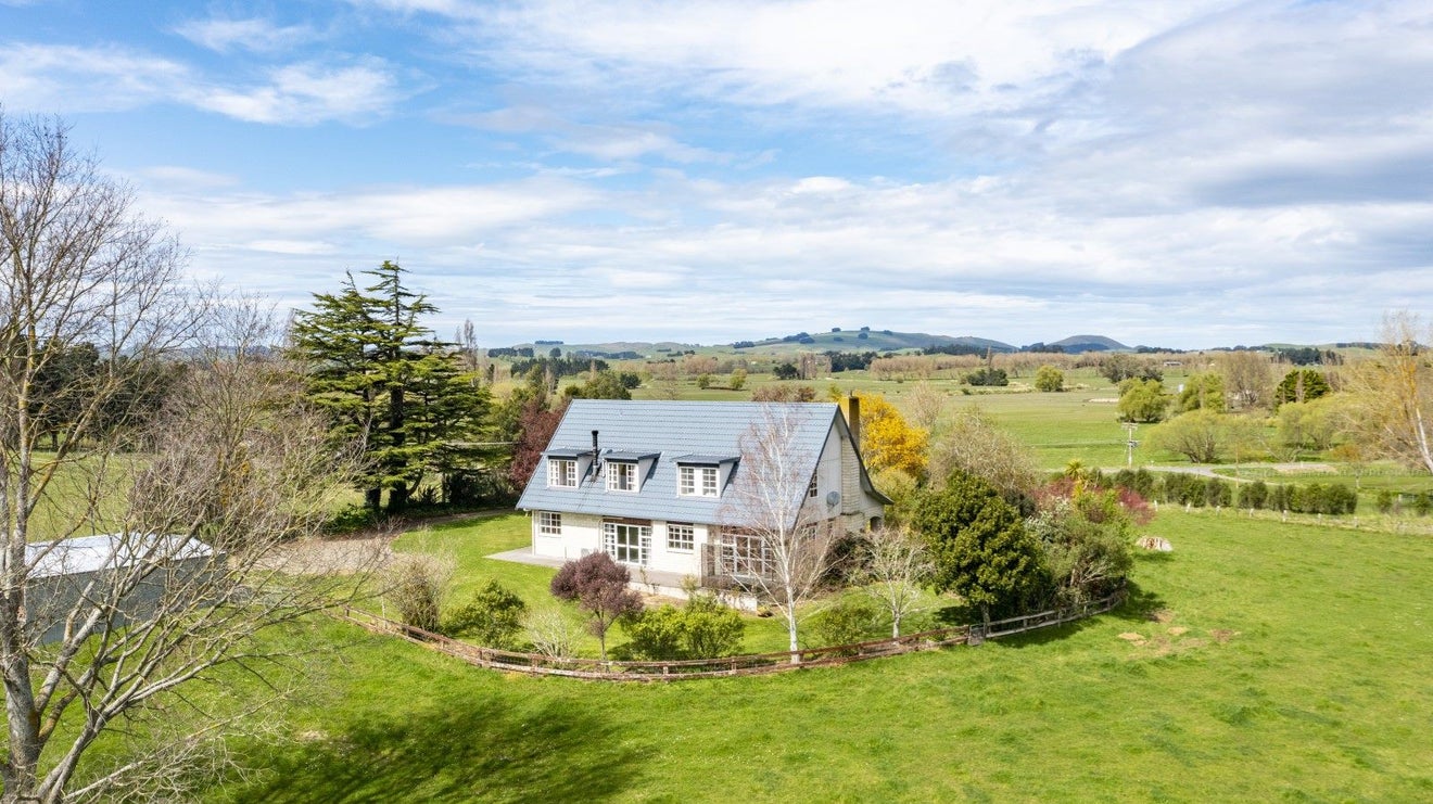 3 Hobson Road, Hatuma, Waipukurau - Carousel 1