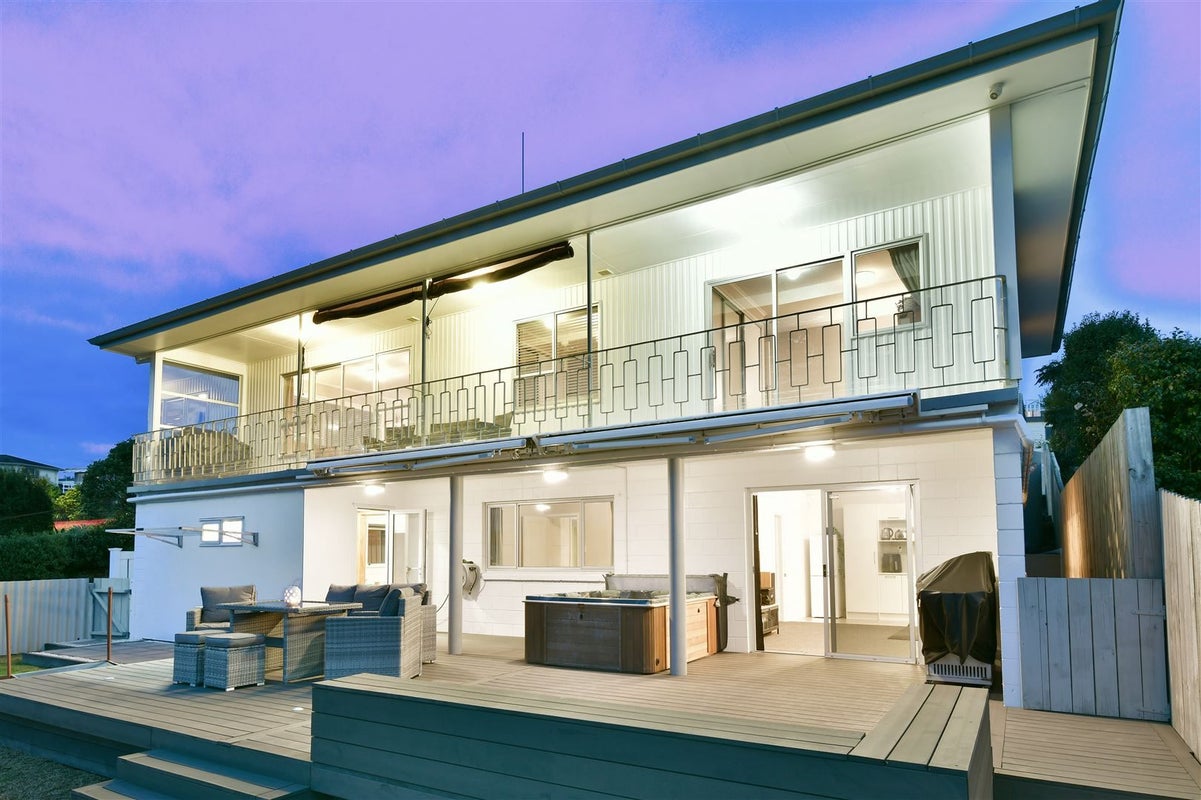 972 Whangaparaoa Road, Manly, Whangaparaoa - Carousel 1