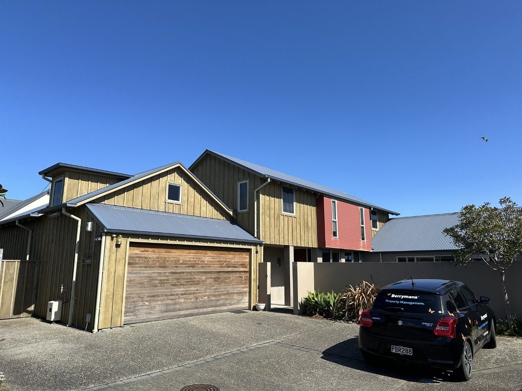 12 Major Durie Place, Waikanae Beach, Waikanae - Carousel 1