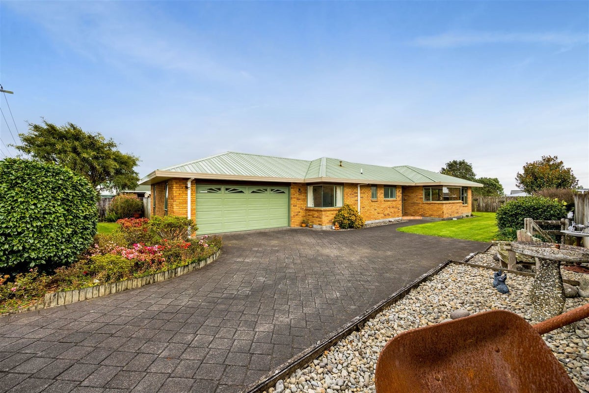 21 Kingsford Street, Bell Block, New Plymouth - Carousel 1
