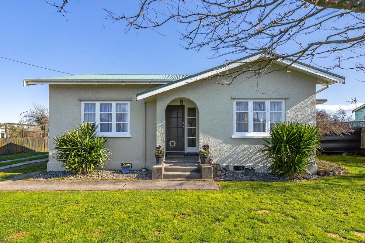 13 Waltons Avenue, Kuripuni, Masterton - Carousel 1