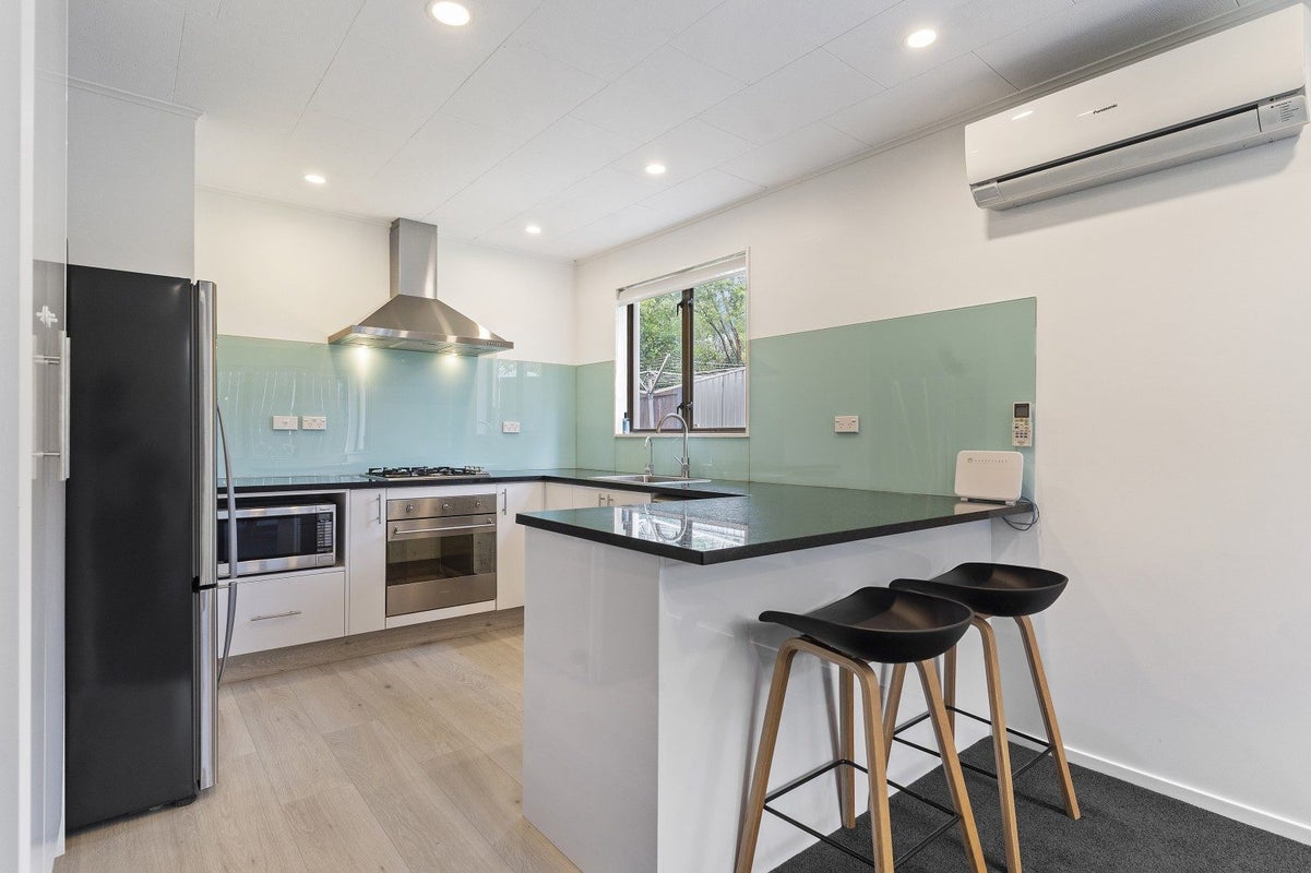1/29 Lambrown Drive, Totara Vale, Auckland - Carousel 2