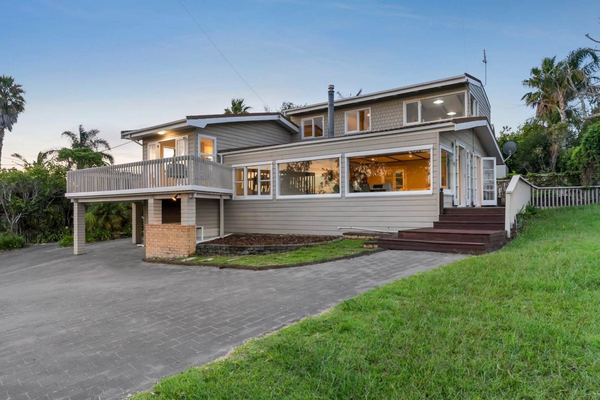 1/19 Carlisle Road, Torbay, Auckland - Carousel 1