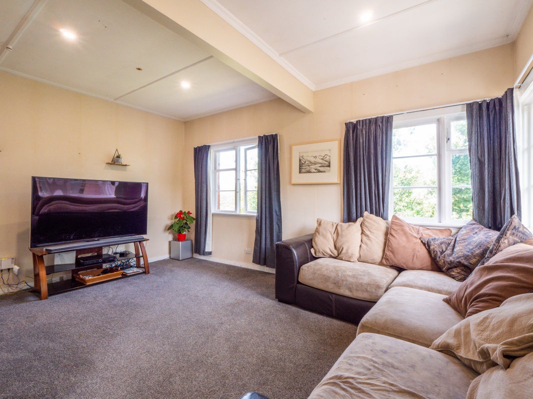16 Neill Street, Abbotsford, Dunedin - Carousel 2