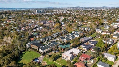 26 Don Oliver Lane, Glen Eden, Auckland - Carousel 1