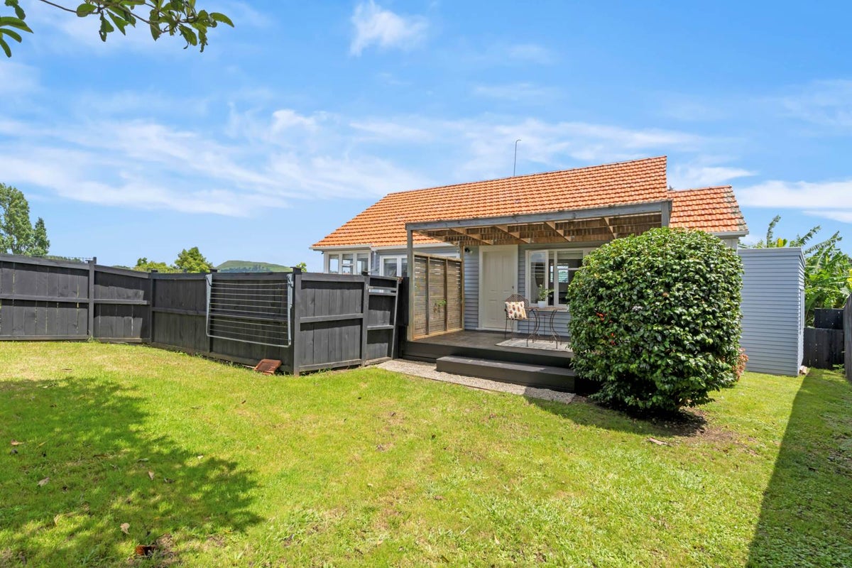 43 Epping Street, Glen Innes, Auckland - Carousel 1
