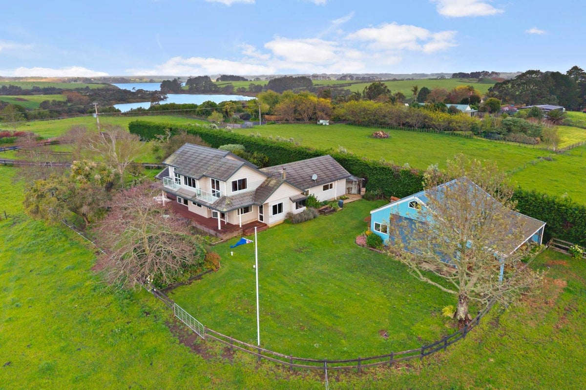 77 Boyd Road, Pukekohe - Carousel 2