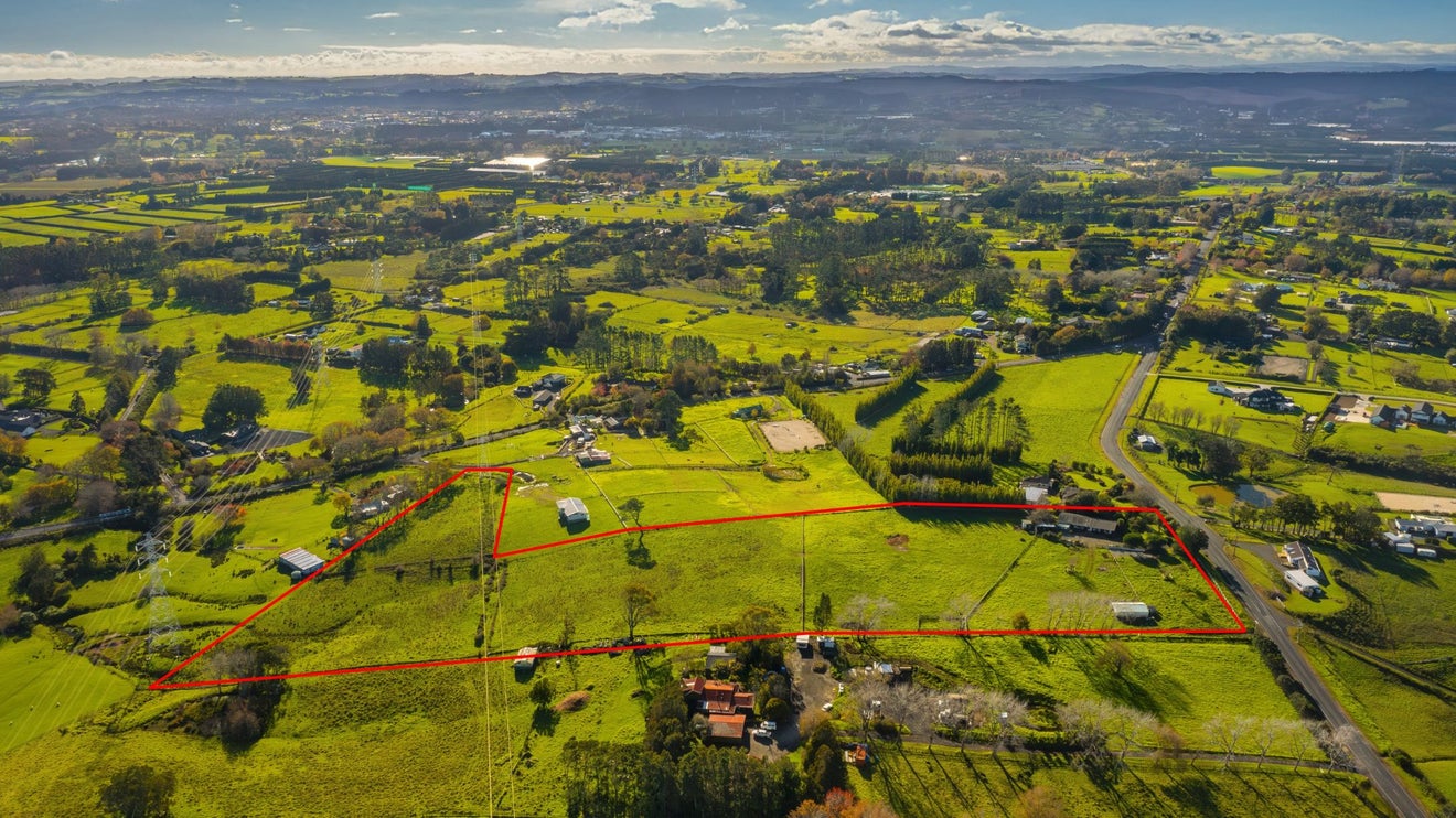 231 Nixon Road, Taupaki, Henderson - Carousel 1