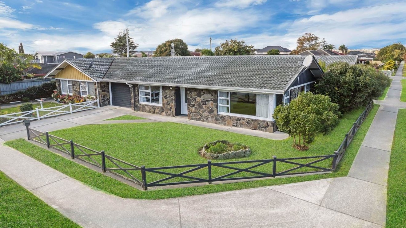 1/229 St George Street, Papatoetoe, Auckland - Carousel 1