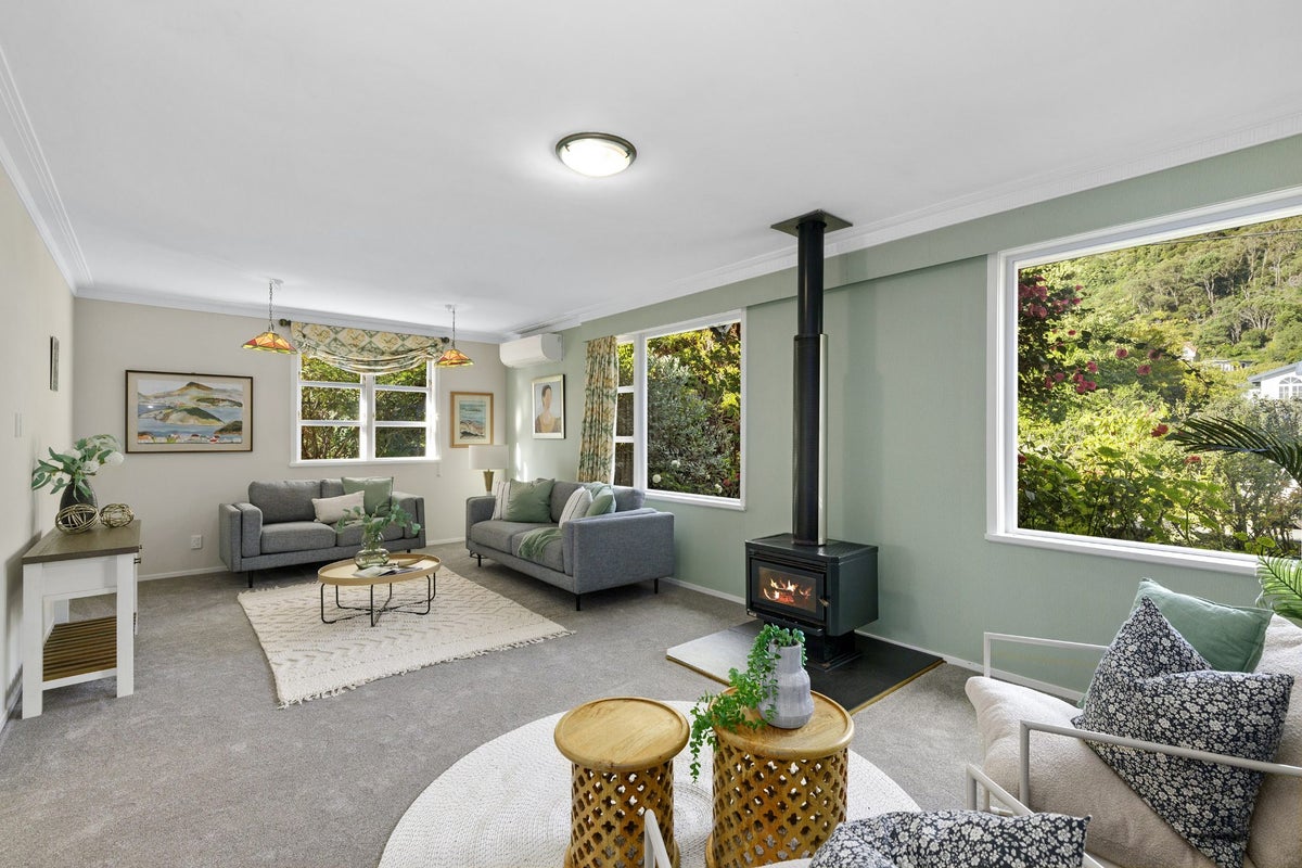 343 Riverside Drive, Fairfield, Lower Hutt - Carousel 2