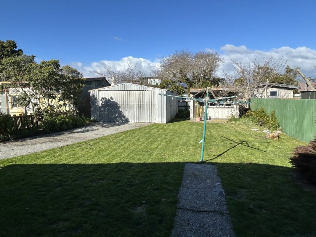 86 Hall Street, Hokitika - Carousel 13