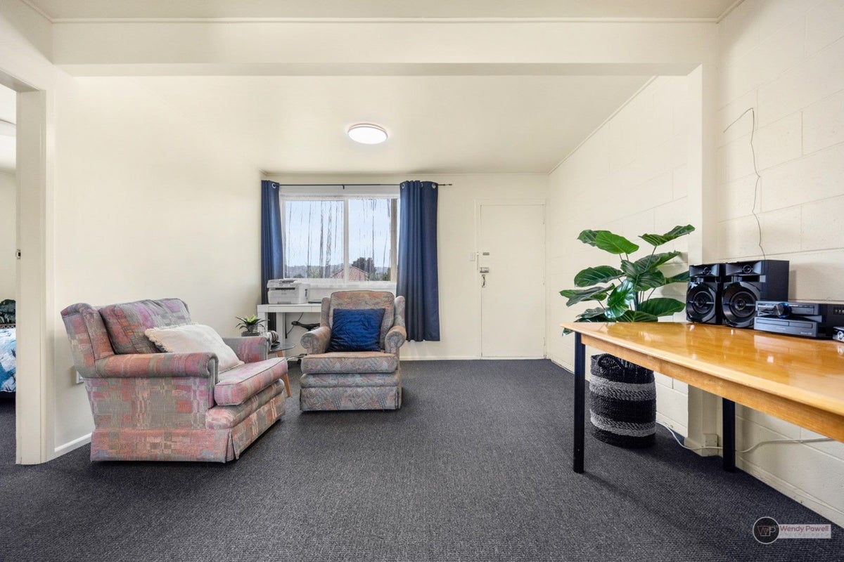 5/19 PIRIE CRES, MOERA, LOWER HUTT - Carousel 2