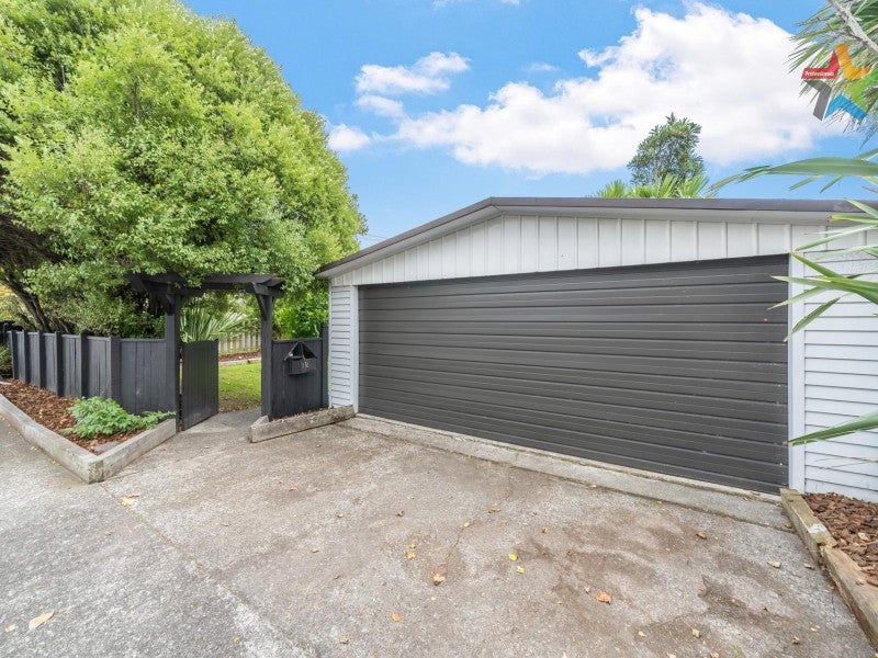 12 HINEMOA ST, GRACEFIELD, LOWER HUTT - Carousel 2