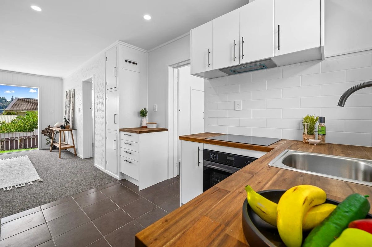 9B Jonathon Street, Brookfield, Tauranga - Carousel 2