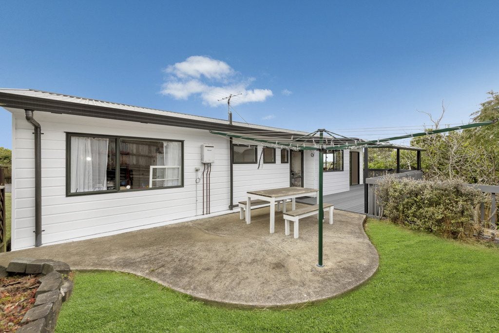 2/312 Wairau Road, Glenfield, Auckland - Carousel 2