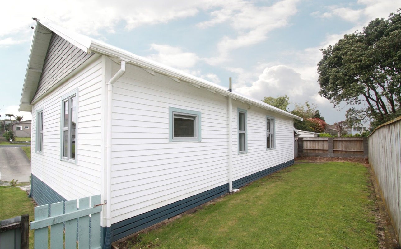 14 Calvert Road, Moturoa, New Plymouth - Carousel 13