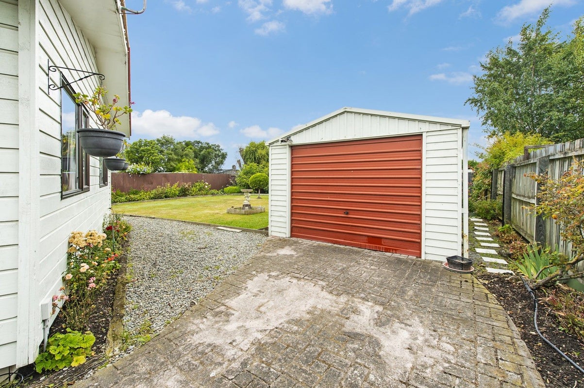 22 Seadown Crescent, Amberley, Amberley - Carousel 27