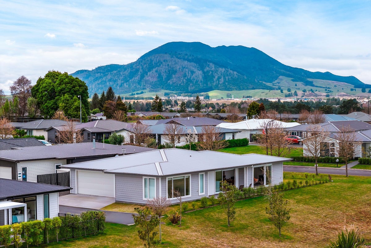 12 Bastille Court, Rangatira Park, Taupo - Carousel 24
