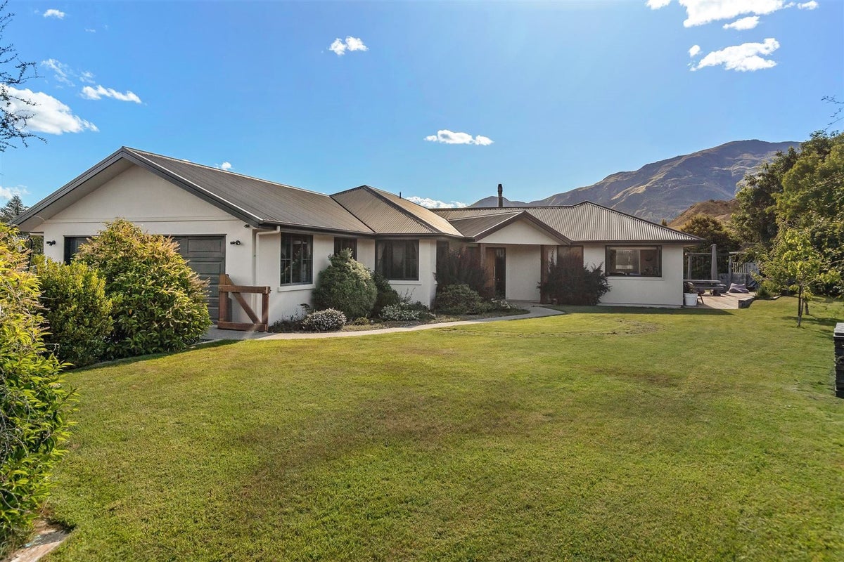 54 Charles Court, Lake Hawea, Wanaka - Carousel 2