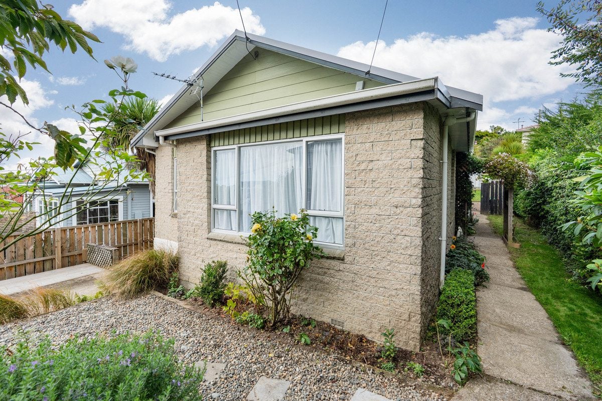 32 Ventnor Street, Mornington, Dunedin - Carousel 1