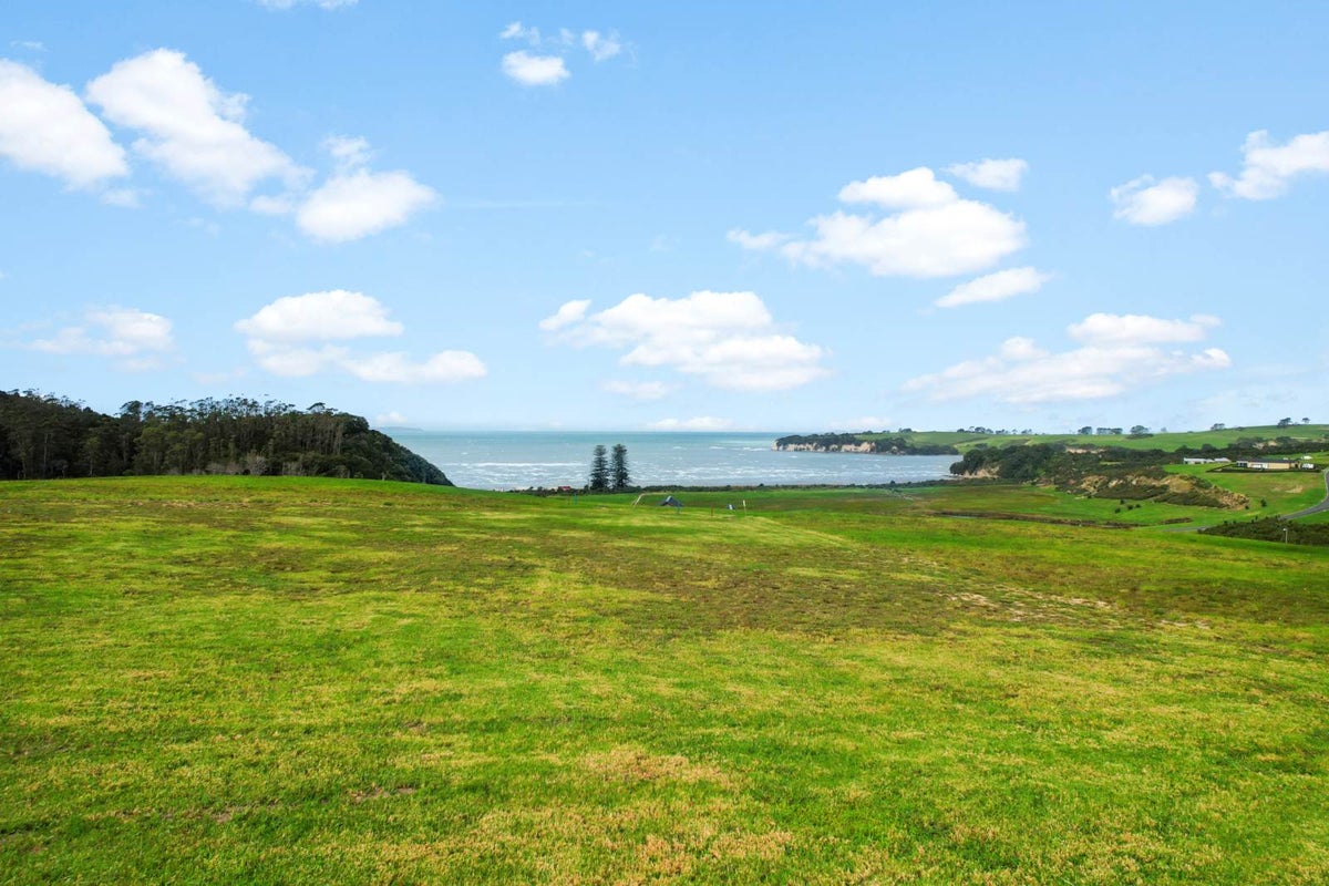 9 Rongoa Road, Okura Bush, Silverdale - Carousel 1