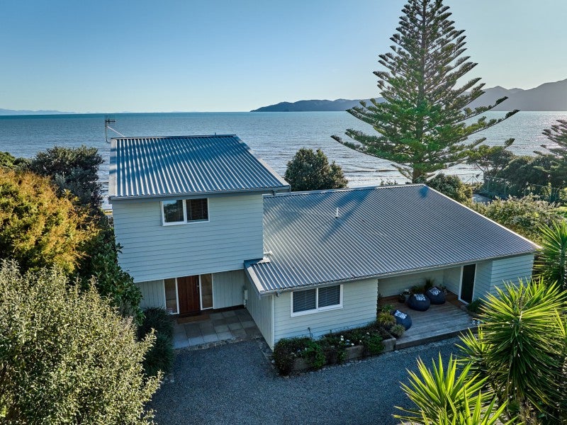 18 Arawa Street, Raumati Beach, Paraparaumu - Carousel 2