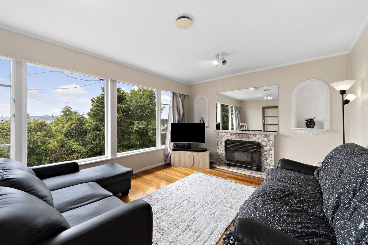 26 Arapiko Street, Johnsonville, Wellington - Carousel 2