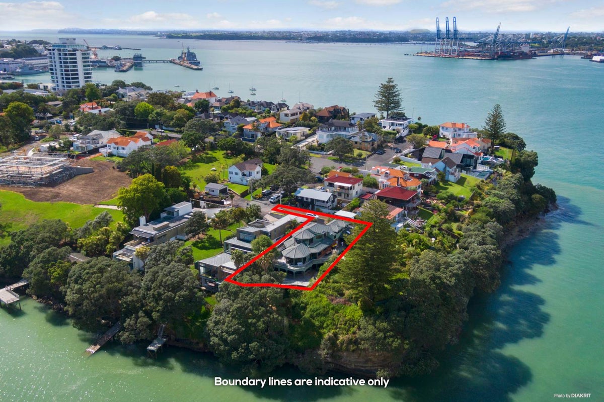 100 Stanley Point Road, Stanley Point, Auckland - Carousel 1